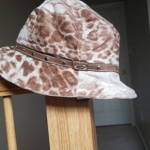 NWT Guess dolce hat